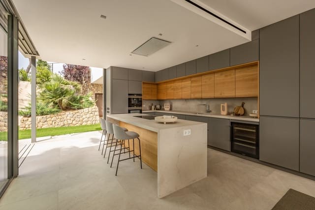 6 soverom Villa til salgs i Santa Ponsa, Calvià med svømmebasseng garasje - € 7 500 000 (Ref: 9401476)