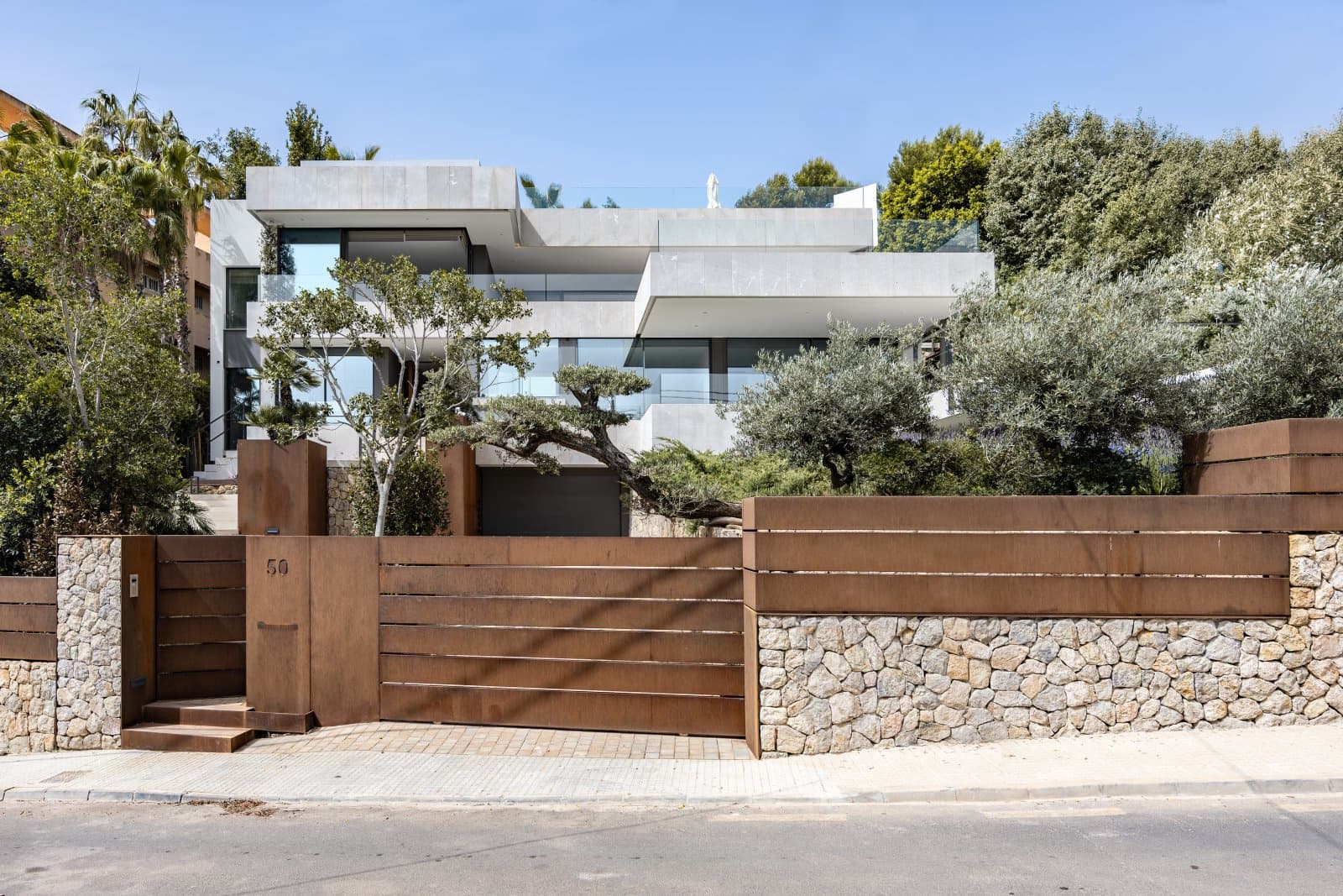 6 soverom Villa til salgs i Santa Ponsa med svømmebasseng garasje - € 7 500 000 (Ref: 9401476)