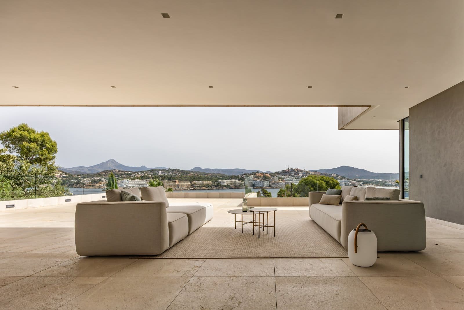 6 soverom Villa til salgs i Santa Ponsa med svømmebasseng garasje - € 7 500 000 (Ref: 9401476)