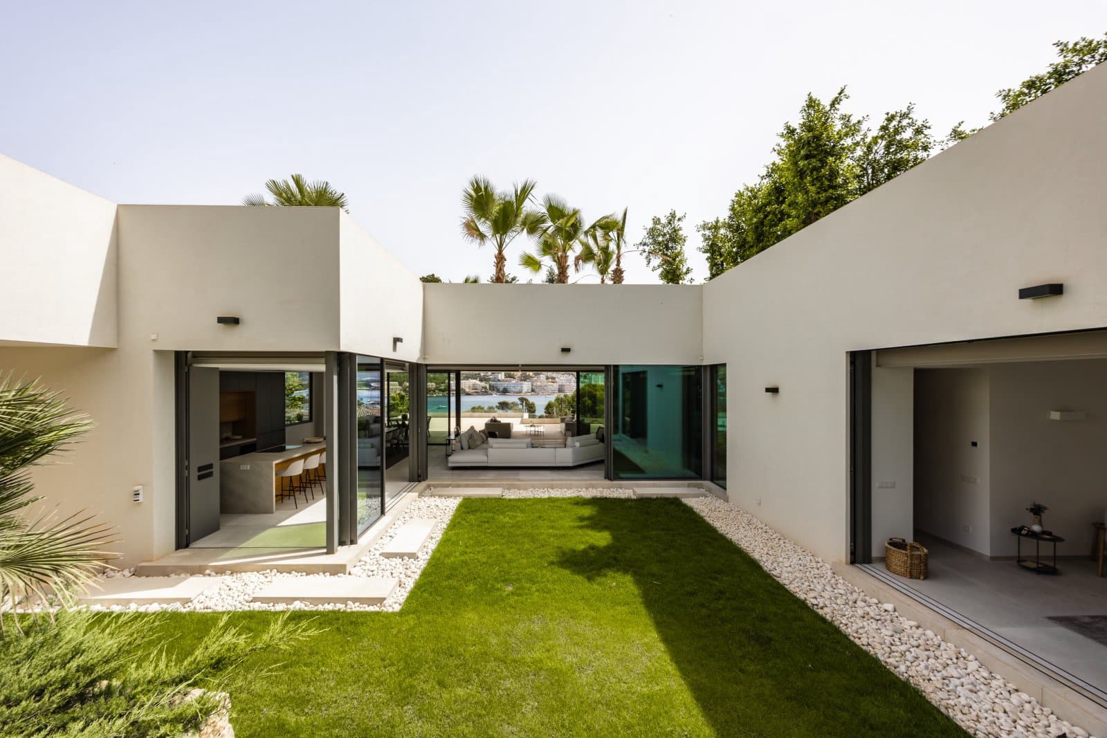 6 soverom Villa til salgs i Santa Ponsa med svømmebasseng garasje - € 7 500 000 (Ref: 9401476)