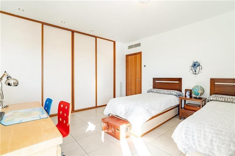 4 soveværelse Semi-Rækkehus til salg i Palma de Mallorca med swimmingpool garage - € 1.250.000 (Ref: 9401478)