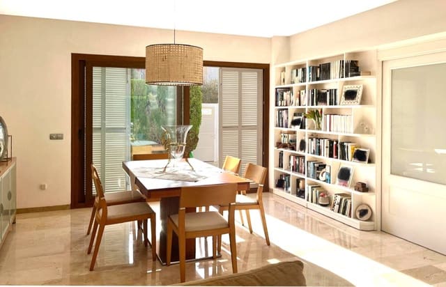 5 soveværelse Byhus til salg i Son Veri Nou, Llucmajor med garage - € 940.000 (Ref: 9401479)