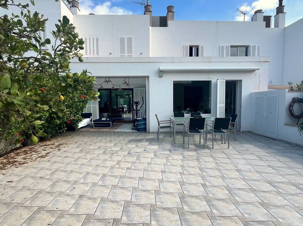 5 soveværelse Byhus til salg i Son Veri Nou med garage - € 940.000 (Ref: 9401479)