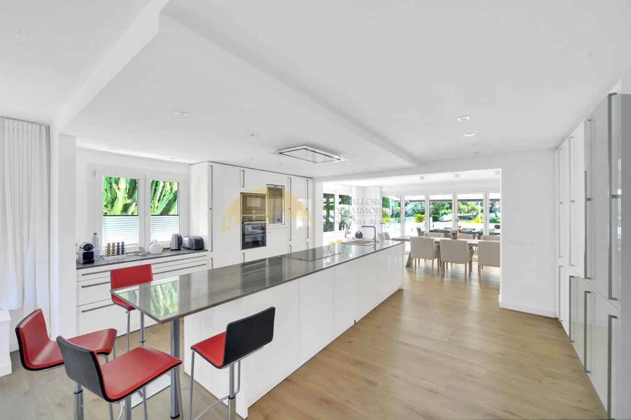 4 chambre Villa/Maison à vendre à Santa Ponsa avec piscine garage - 3 100 000 € (Ref: 9401481)