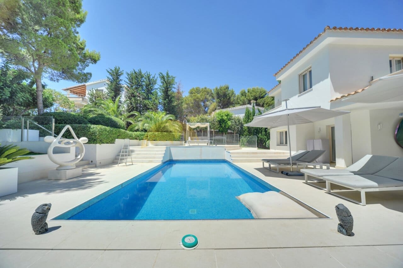 4 chambre Villa/Maison à vendre à Santa Ponsa avec piscine garage - 3 100 000 € (Ref: 9401481)