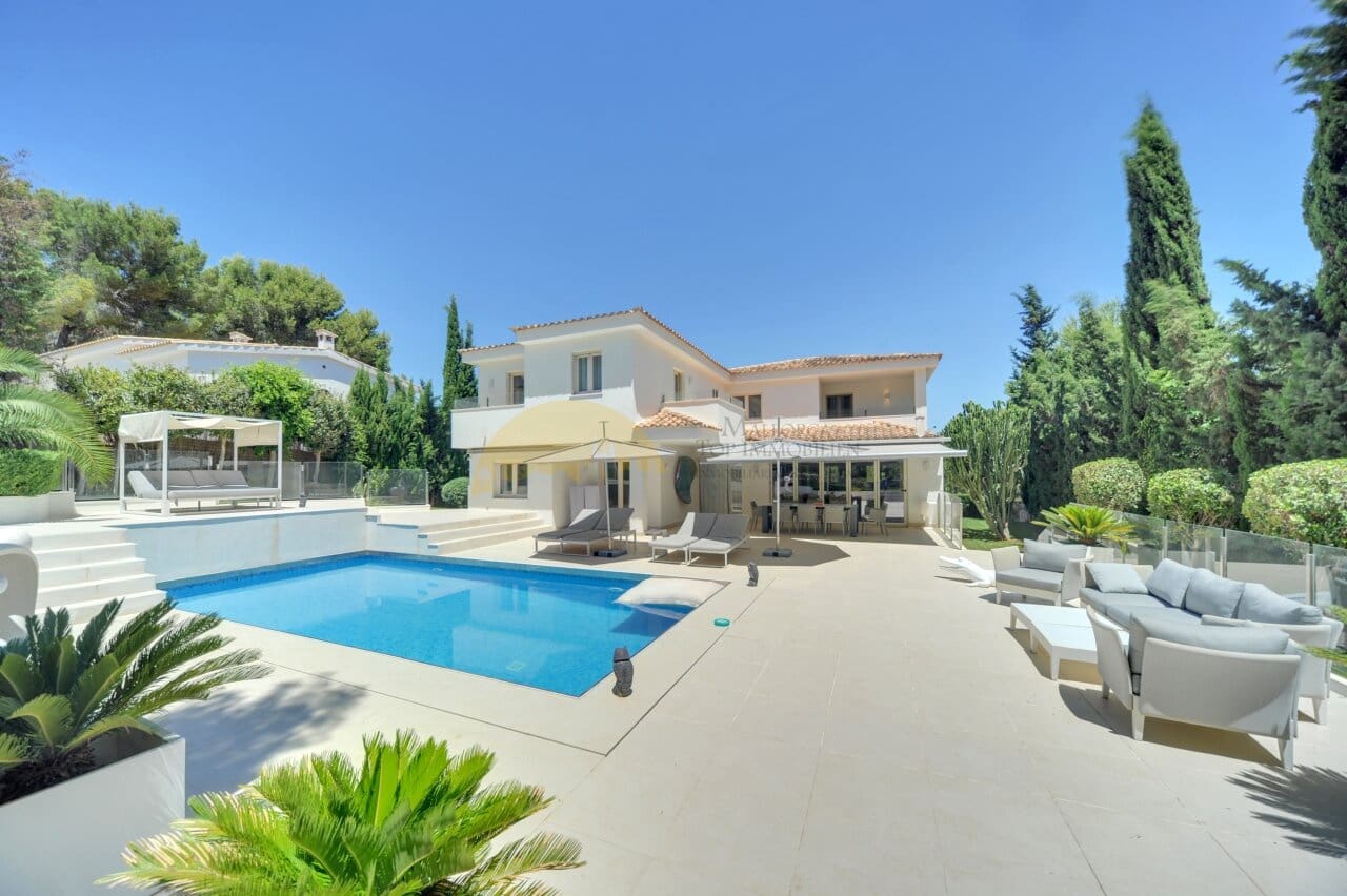 4 chambre Villa/Maison à vendre à Santa Ponsa avec piscine garage - 3 100 000 € (Ref: 9401481)