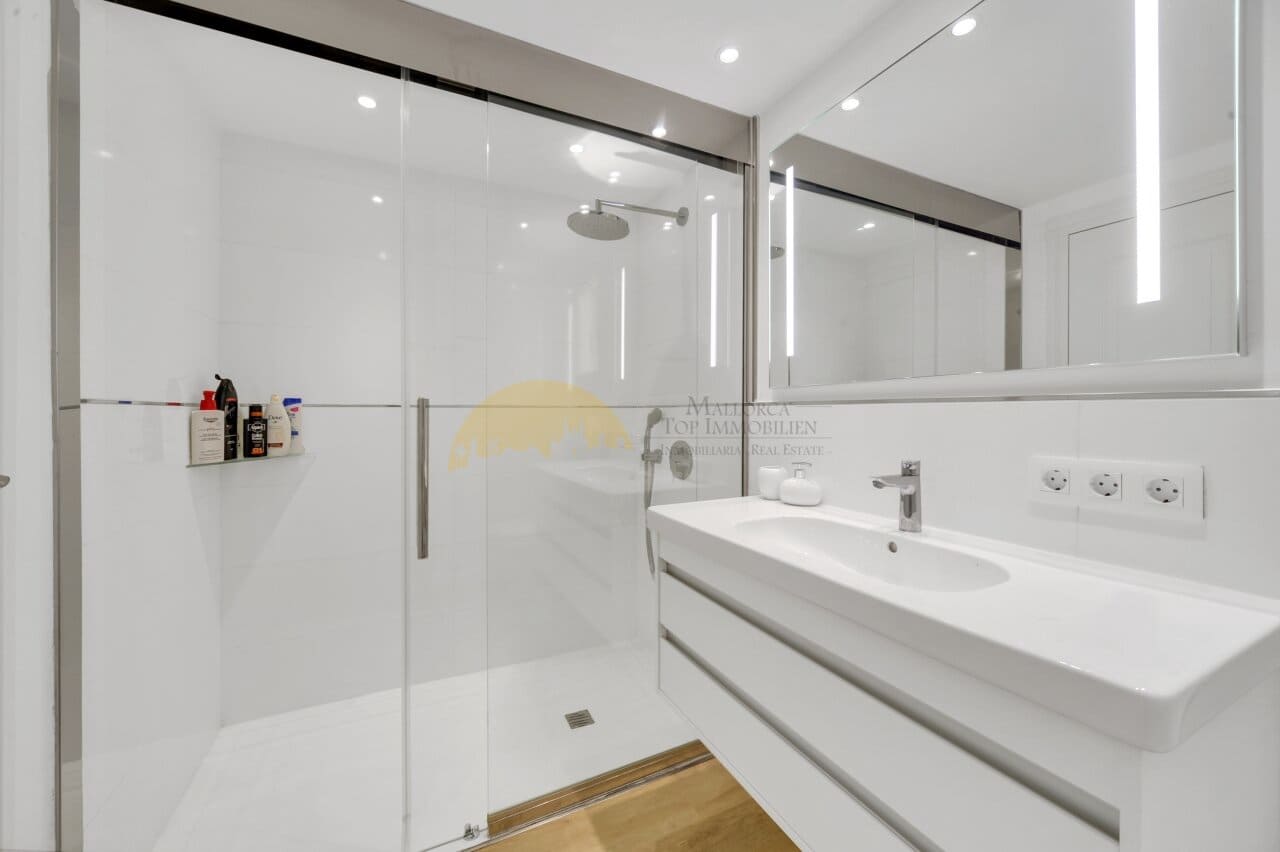 4 chambre Villa/Maison à vendre à Santa Ponsa avec piscine garage - 3 100 000 € (Ref: 9401481)