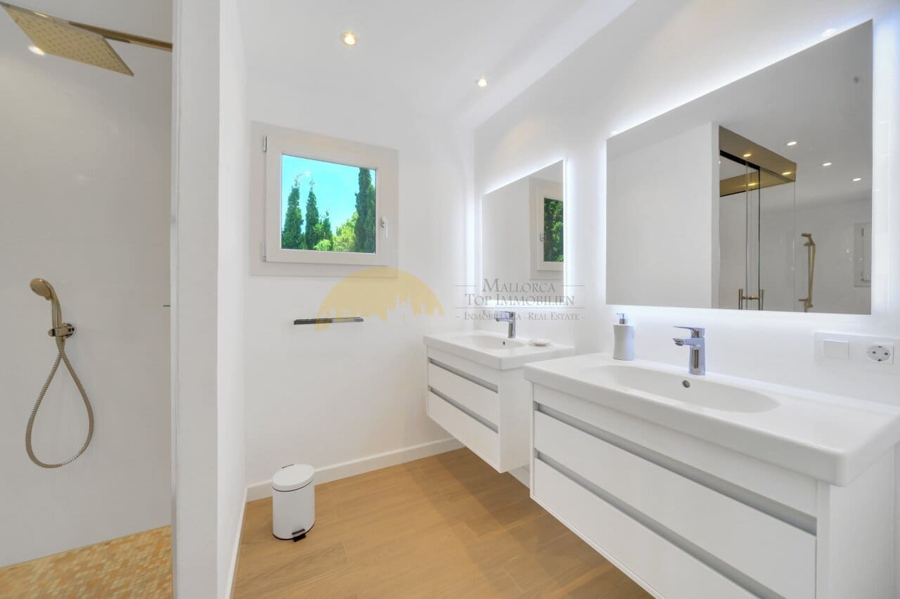 4 chambre Villa/Maison à vendre à Santa Ponsa avec piscine garage - 3 100 000 € (Ref: 9401481)