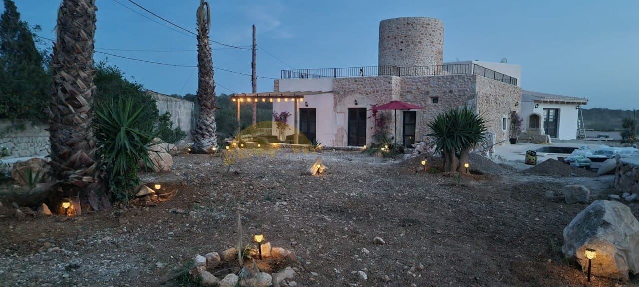 4 makuuhuone Maalaistalo myytävänä paikassa Felanitx mukana uima-altaan 
autotalli - 1 190 000 € (Ref: 9401485)