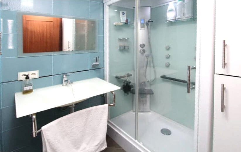 2 soverom Leilighet til salgs i El Toro / Port Adriano med garasje - € 379 000 (Ref: 9401487)