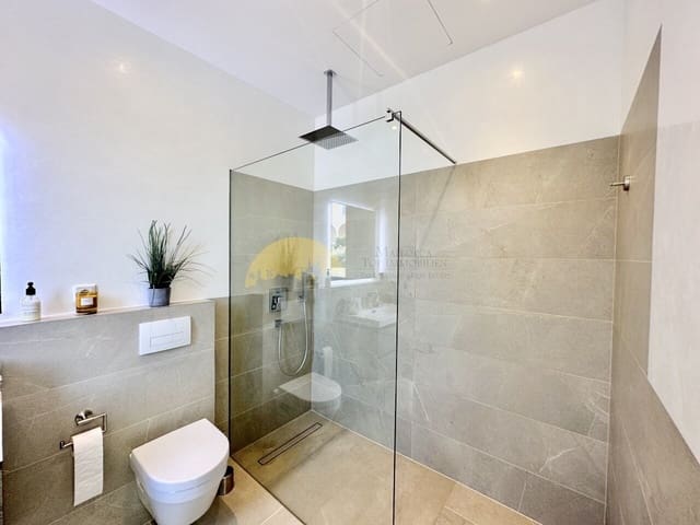 Chalet de 4 habitaciones en Santa Ponsa, Calvià en venta con piscina garaje - 4.850.000 € (Ref: 9401488)