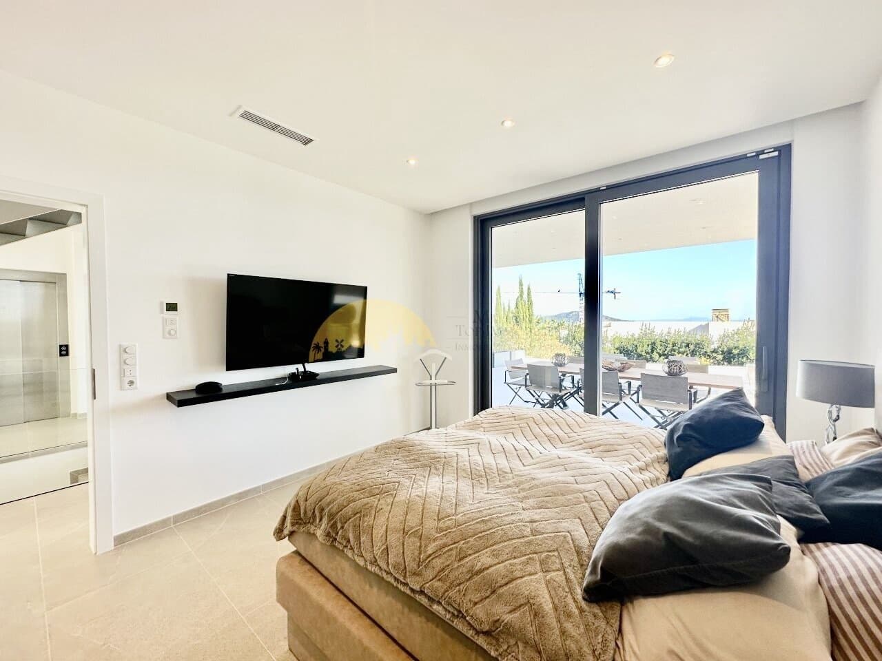 Chalet de 4 habitaciones en Santa Ponsa en venta con piscina garaje - 4.850.000 € (Ref: 9401488)