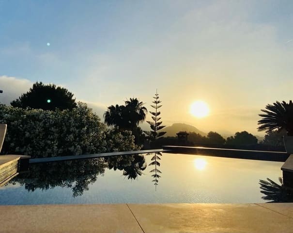 5 soverom Villa til salgs i Santa Ponsa, Calvià med svømmebasseng garasje - € 3 950 000 (Ref: 9401490)