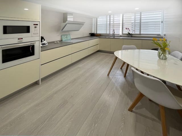 3 bedroom Townhouse for sale in Palma de Mallorca with garage - € 750,000 (Ref: 9401491)