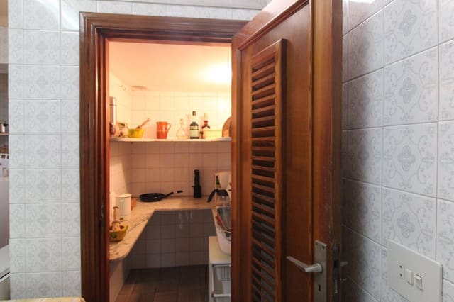 3 bedroom Business for sale in Palma de Mallorca - € 890,000 (Ref: 9401512)