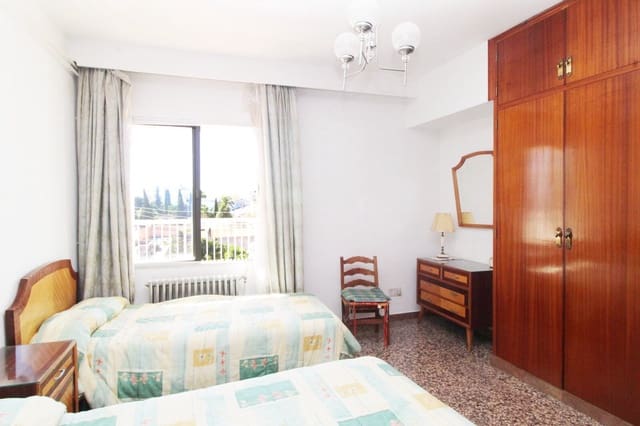 3 bedroom Business for sale in Palma de Mallorca - € 890,000 (Ref: 9401512)