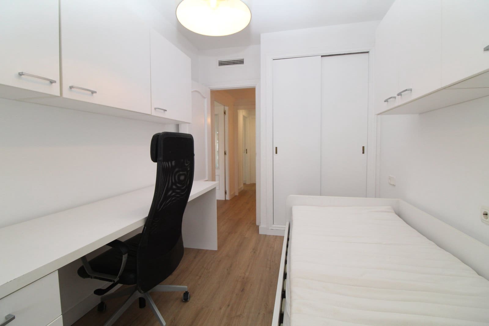 3 bedroom Apartment for sale in L'Arenal / S'Arenal with pool garage - € 560,000 (Ref: 9401519)