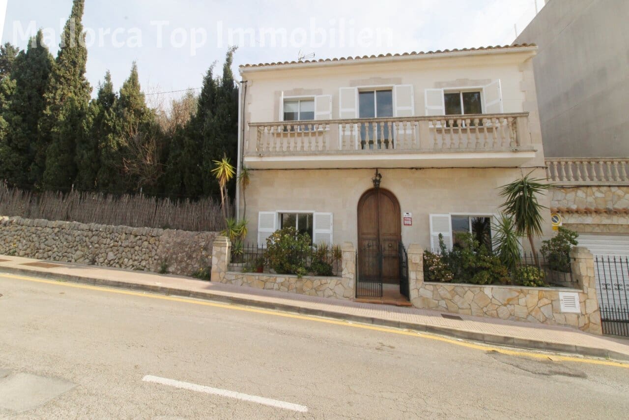 4 bedroom Villa for sale in Alcudia with garage - € 740,000 (Ref: 9401528)