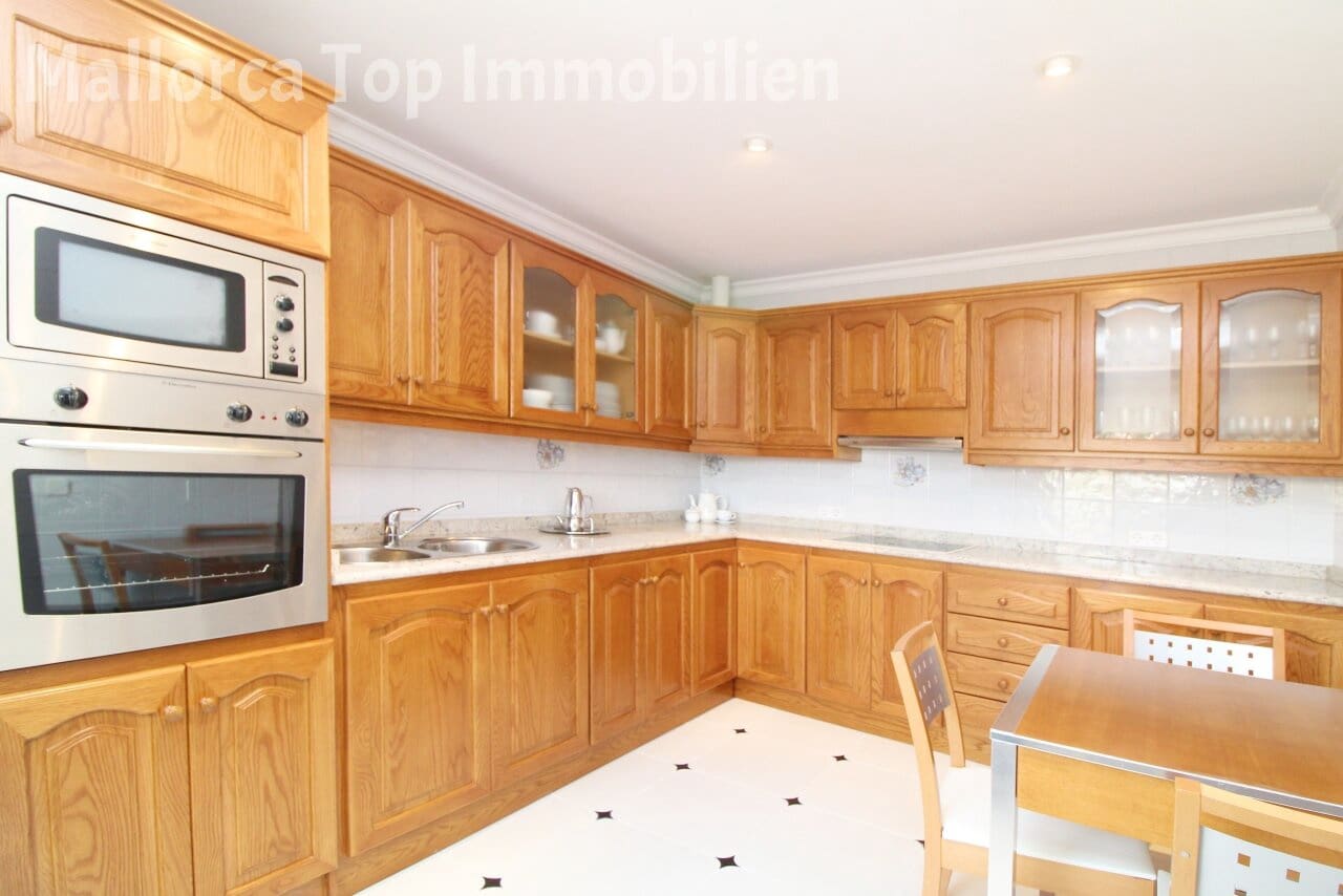 4 bedroom Villa for sale in Alcudia with garage - € 740,000 (Ref: 9401528)