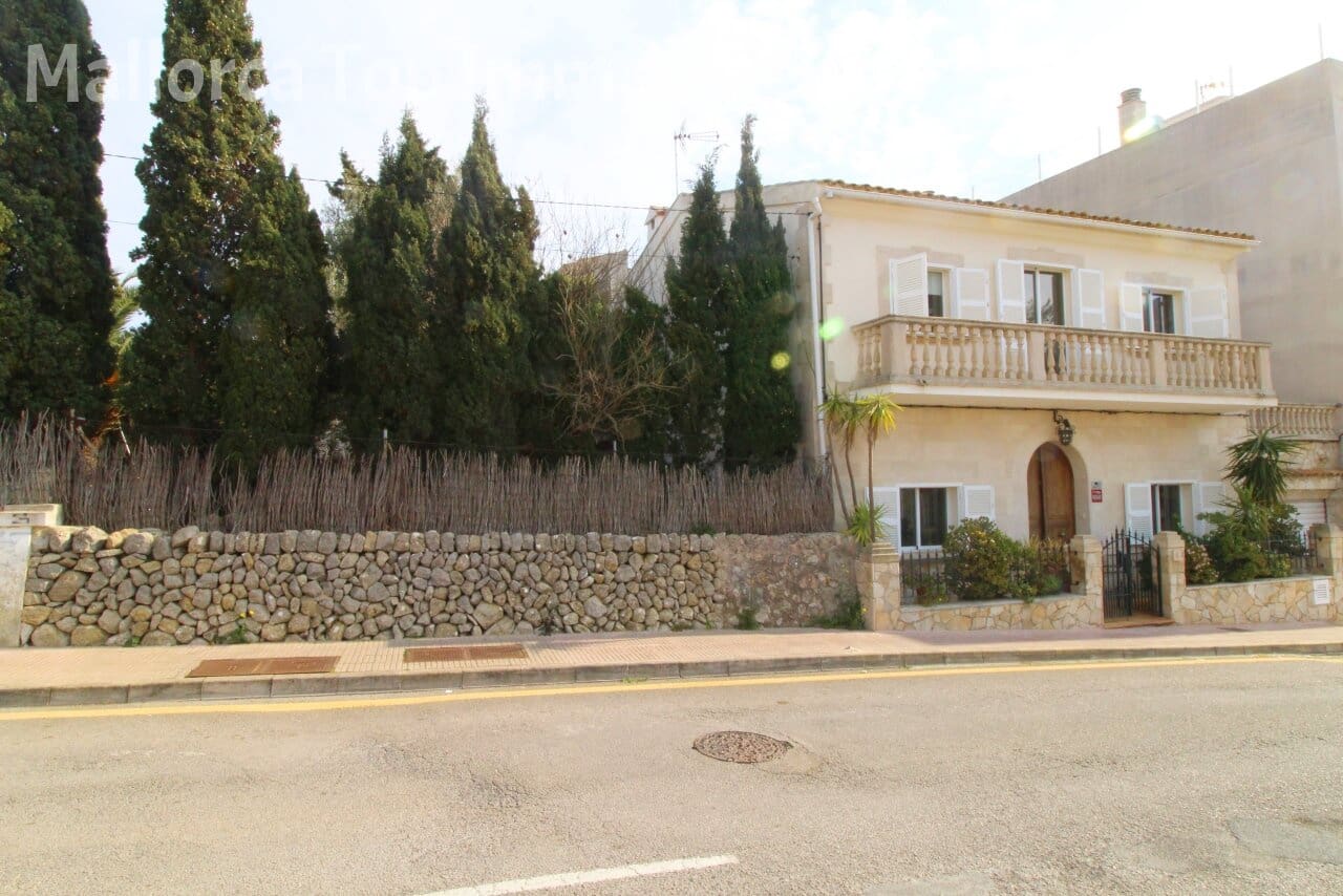 4 bedroom Villa for sale in Alcudia with garage - € 740,000 (Ref: 9401528)
