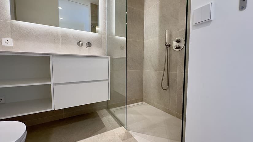 2 soveværelse Lejlighed til salg i Cala Mayor med swimmingpool garage - € 845.000 (Ref: 9401533)