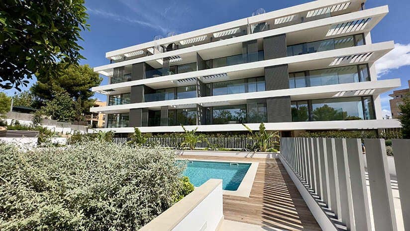 2 soveværelse Lejlighed til salg i Cala Mayor med swimmingpool garage - € 845.000 (Ref: 9401533)