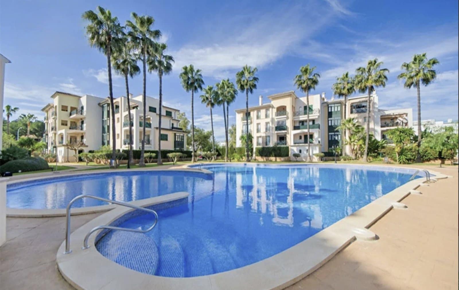 3 soveværelse Lejlighed til salg i Santa Ponsa med swimmingpool garage - € 820.000 (Ref: 9401535)