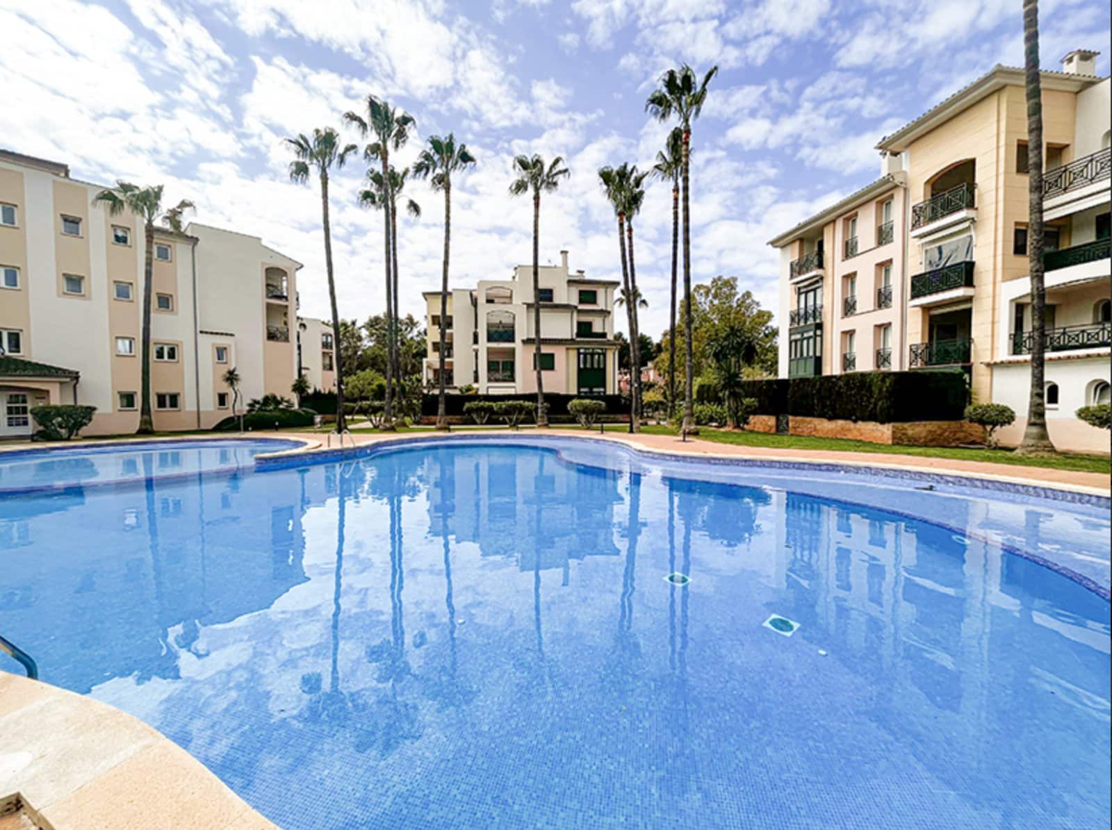 3 soveværelse Lejlighed til salg i Santa Ponsa med swimmingpool garage - € 820.000 (Ref: 9401535)