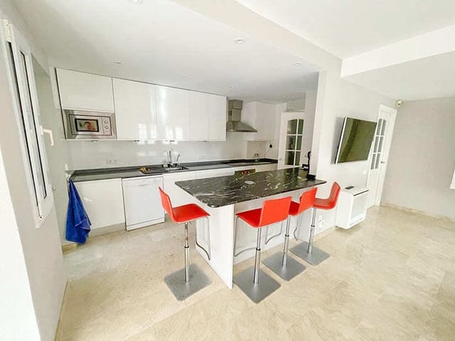 Apartamento de 2 habitaciones en El Toro / Port Adriano, Calvià en venta con piscina - 749.000 € (Ref: 9401548)