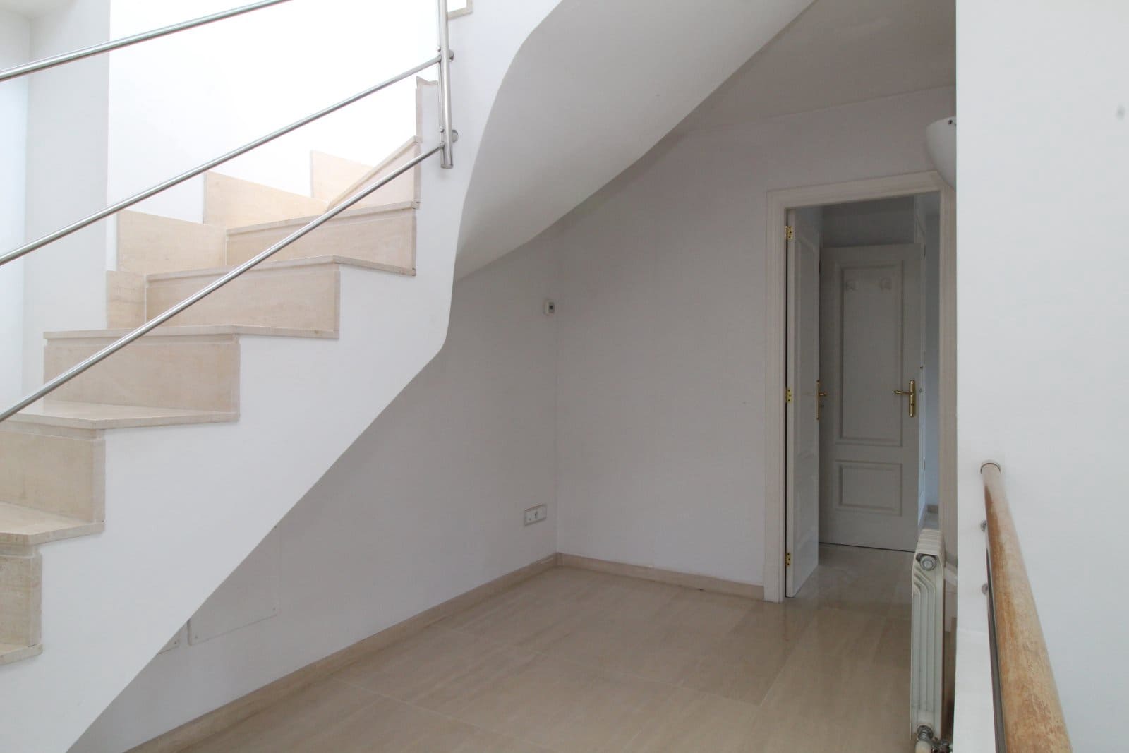 2 bedroom Apartment for sale in Palma de Mallorca with garage - € 649,000 (Ref: 9401552)
