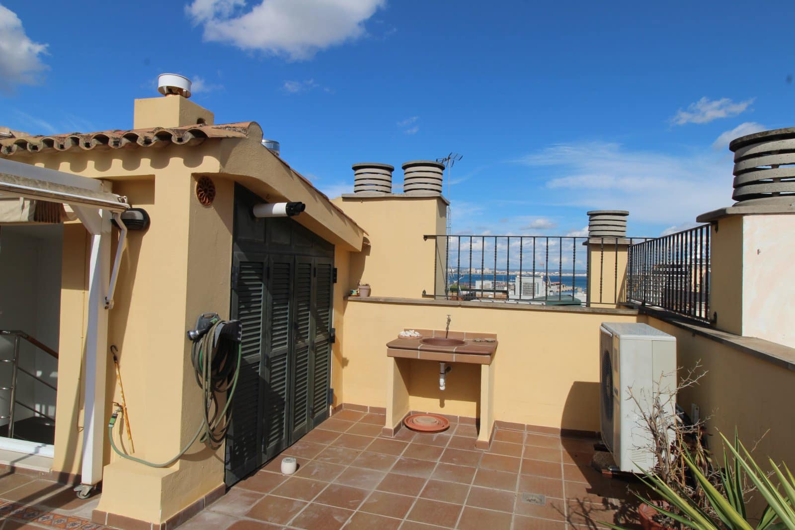 2 bedroom Apartment for sale in Palma de Mallorca with garage - € 649,000 (Ref: 9401552)