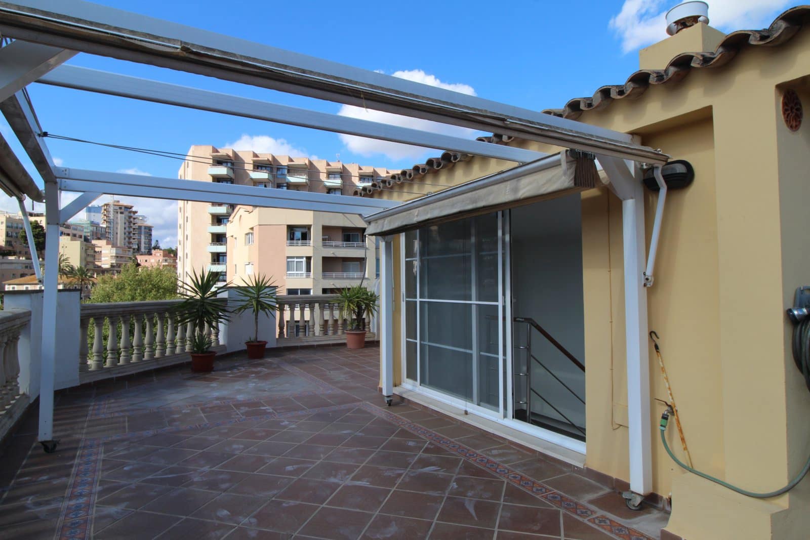2 bedroom Apartment for sale in Palma de Mallorca with garage - € 649,000 (Ref: 9401552)
