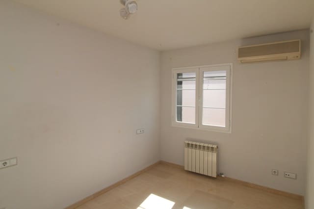 2 bedroom Apartment for sale in Palma de Mallorca with garage - € 649,000 (Ref: 9401552)