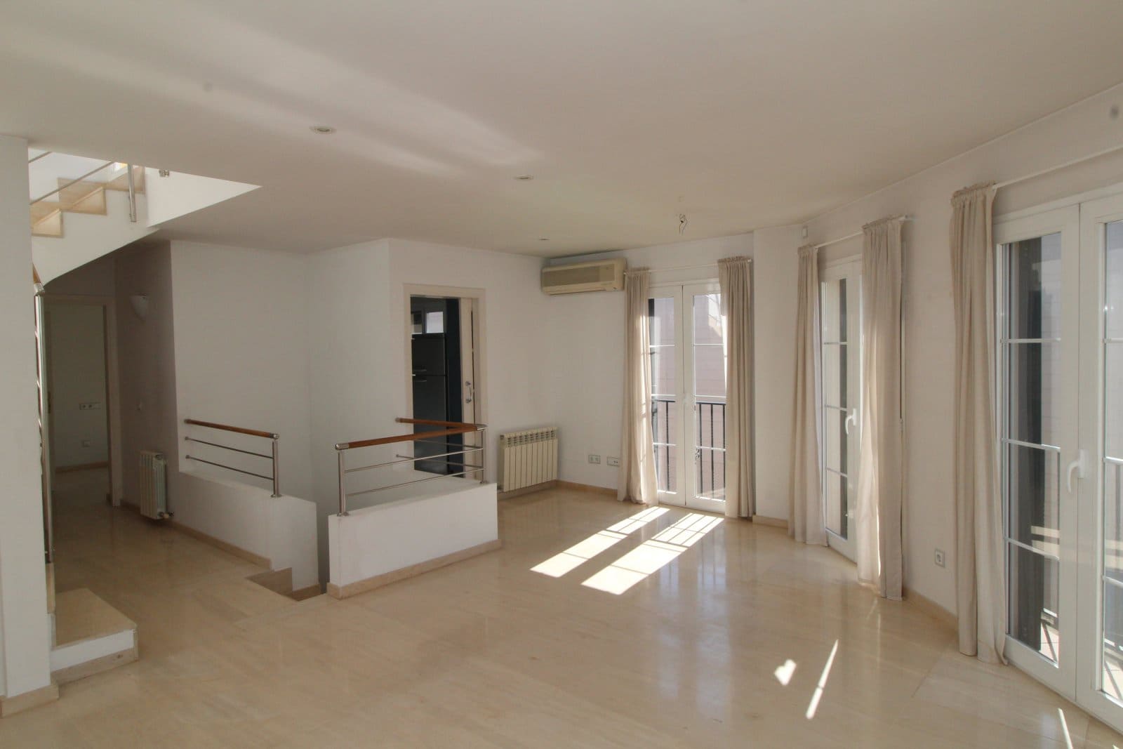 2 bedroom Apartment for sale in Palma de Mallorca with garage - € 649,000 (Ref: 9401552)