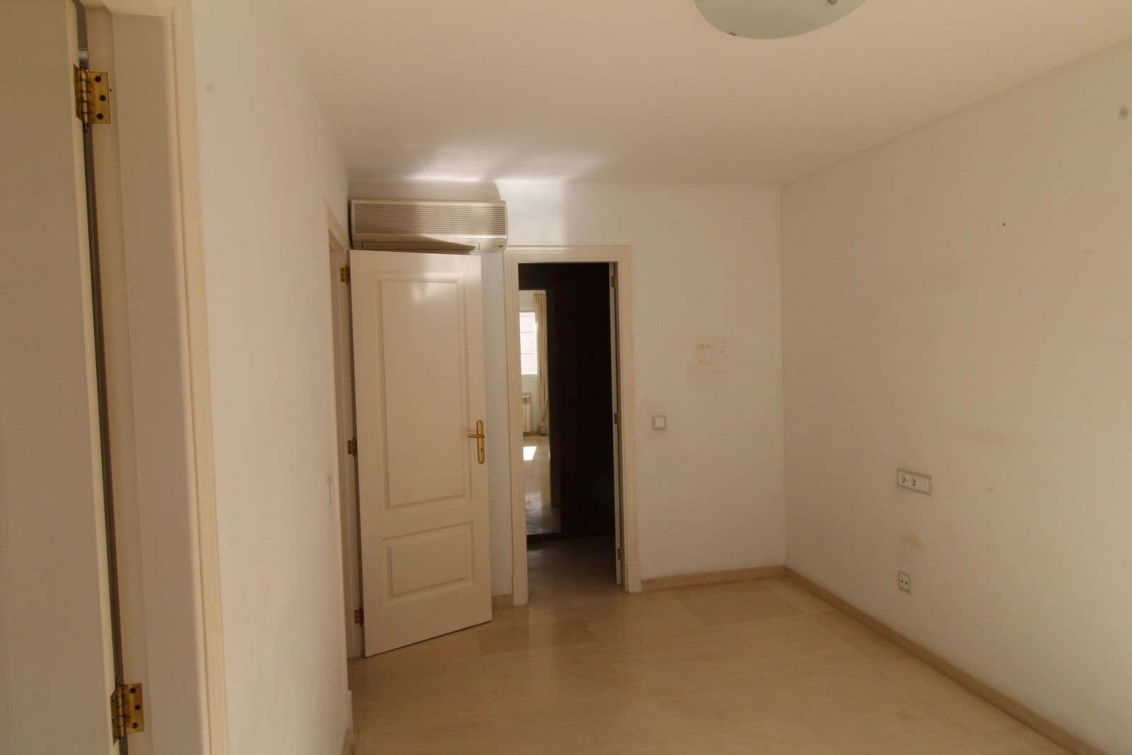 2 bedroom Apartment for sale in Palma de Mallorca with garage - € 649,000 (Ref: 9401552)