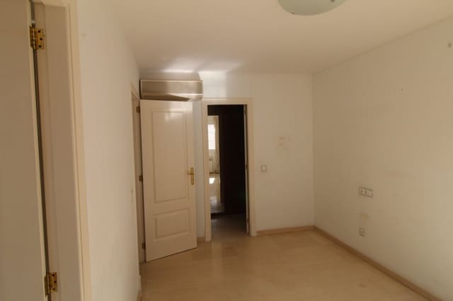 2 bedroom Apartment for sale in Palma de Mallorca with garage - € 649,000 (Ref: 9401552)