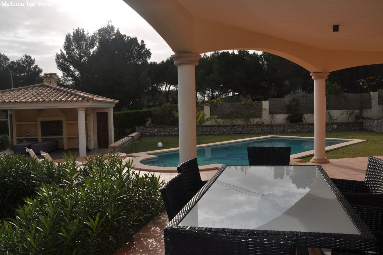 4 sypialnia Willa na sprzedaż w Sol de Mallorca z basenem garażem - 2 550 000 € (Ref: 9401568)