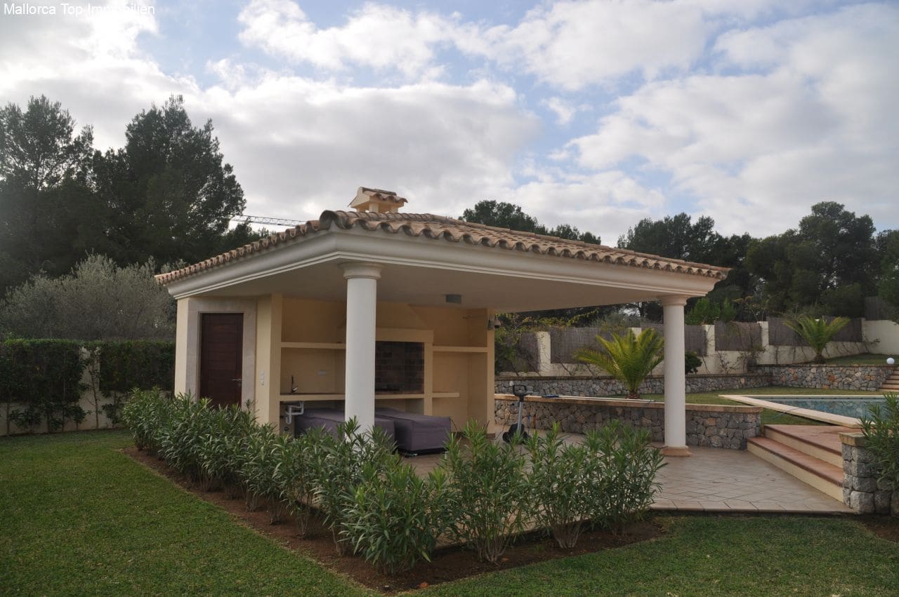 4 sypialnia Willa na sprzedaż w Sol de Mallorca z basenem garażem - 2 550 000 € (Ref: 9401568)