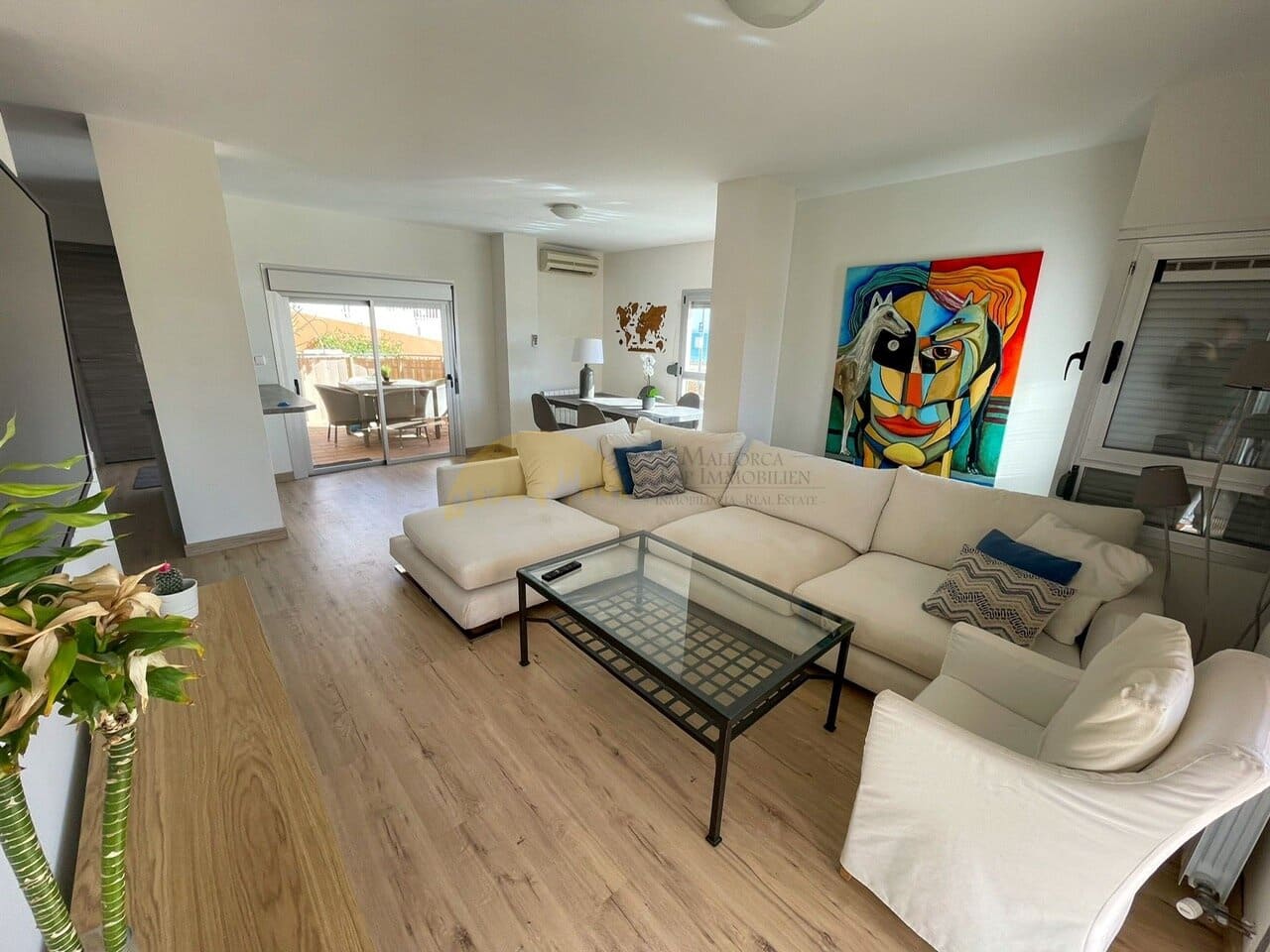 3 slaapkamer Strandappartement te koop in Magalluf met garage - € 725.000 (Ref: 9401574)