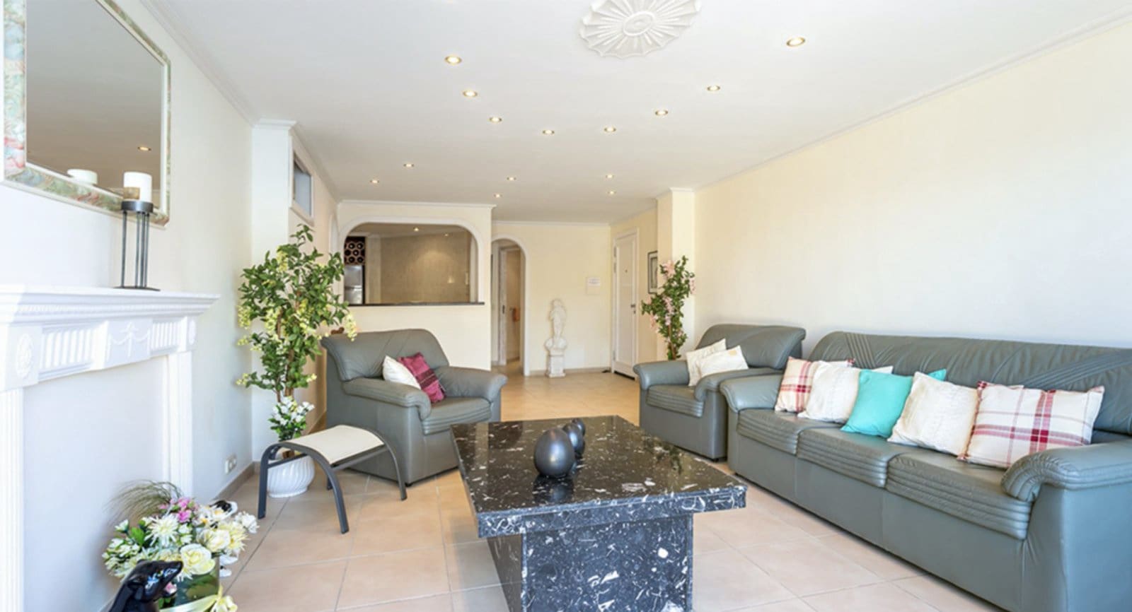 2 makuuhuone Ranta-asunto myytävänä paikassa Magalluf - 798 000 € (Ref: 9401575)