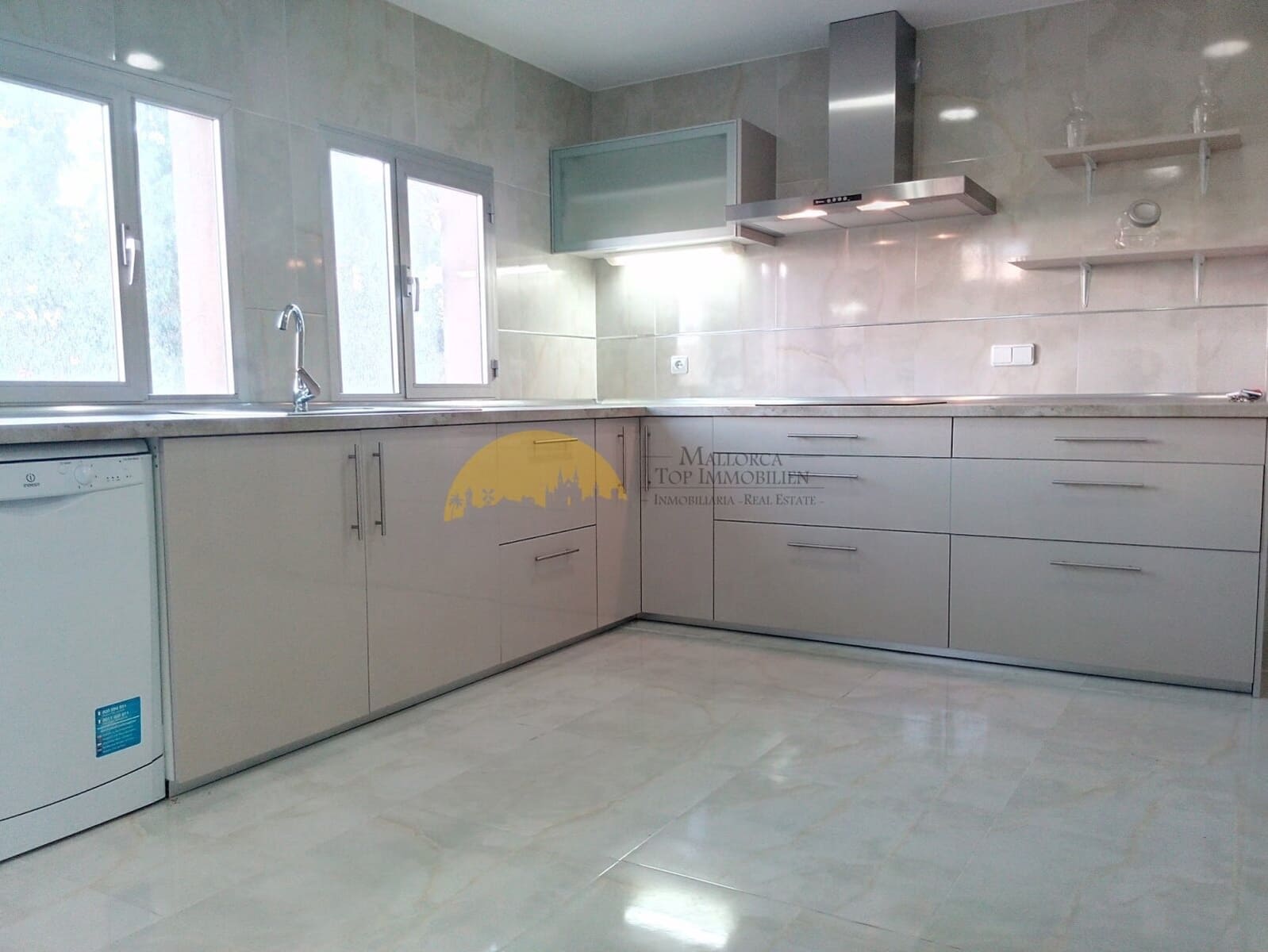 4 bedroom Apartment for sale in Portixol with garage - € 1,417,500 (Ref: 9401576)