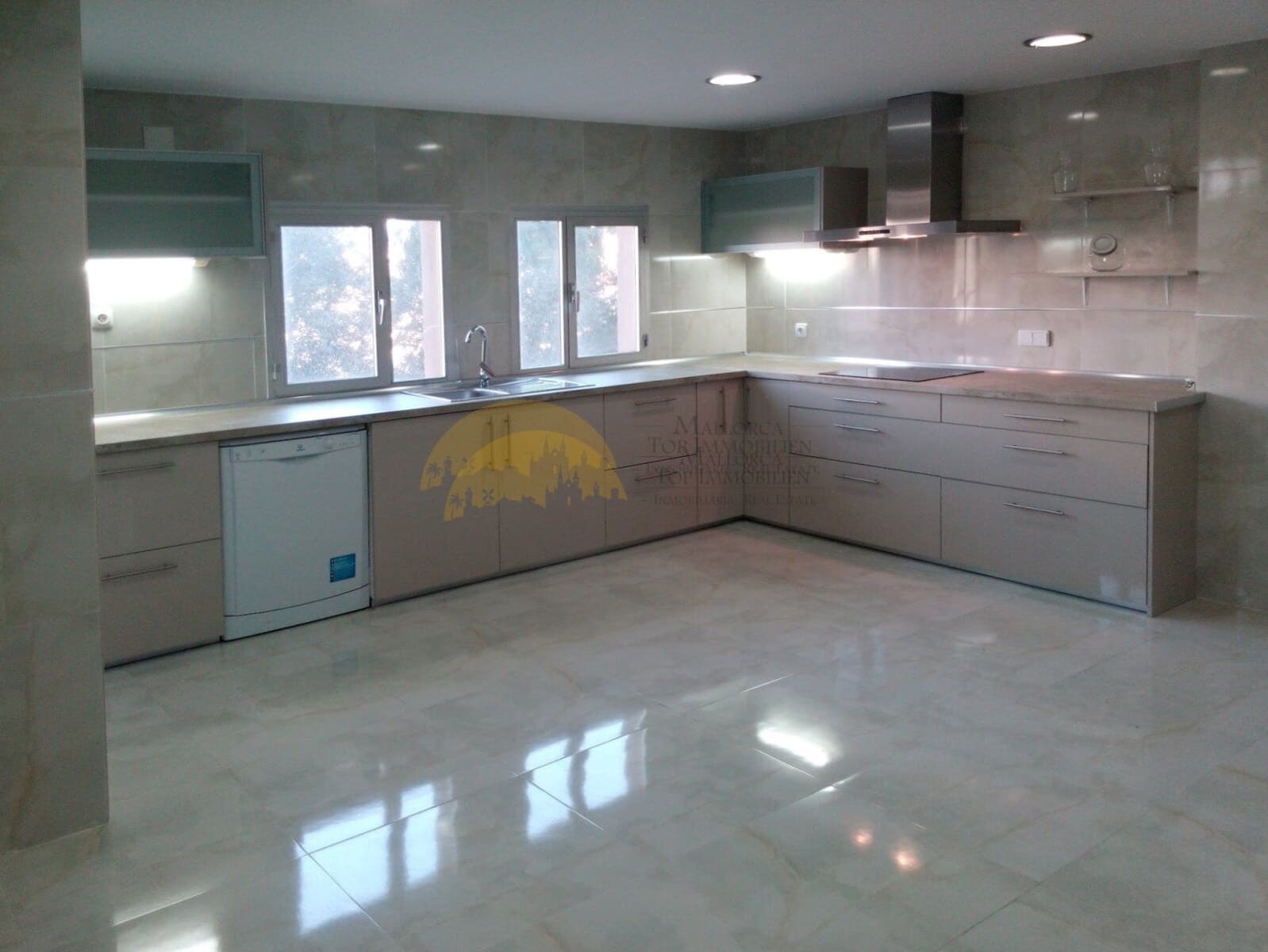 4 bedroom Apartment for sale in Portixol with garage - € 1,417,500 (Ref: 9401576)