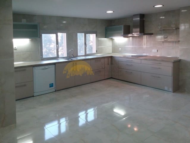 4 bedroom Apartment for sale in Portixol, Palma de Mallorca with garage - € 1,417,500 (Ref: 9401576)