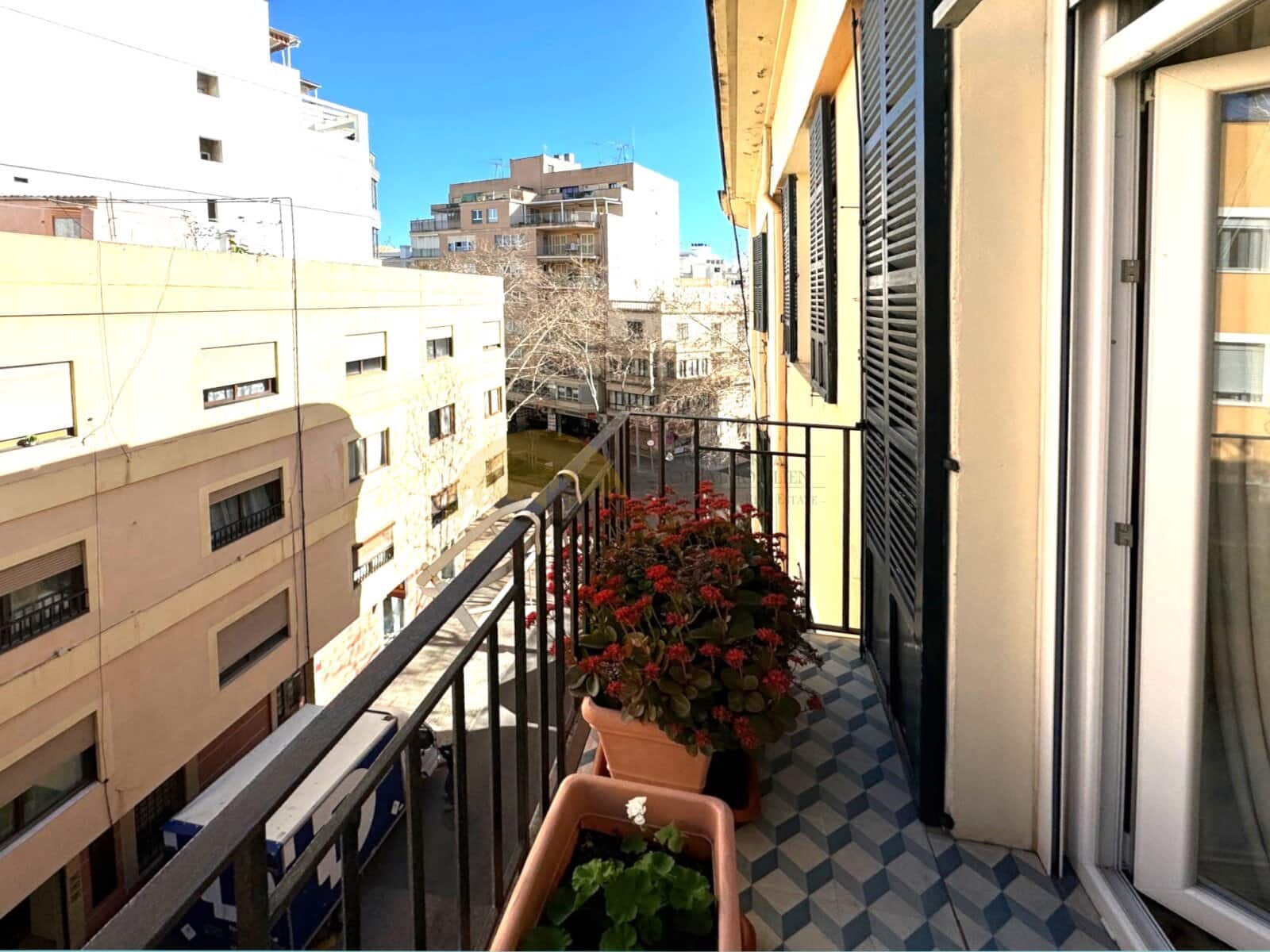 3 bedroom Apartment for sale in Palma de Mallorca - € 650,000 (Ref: 9401577)