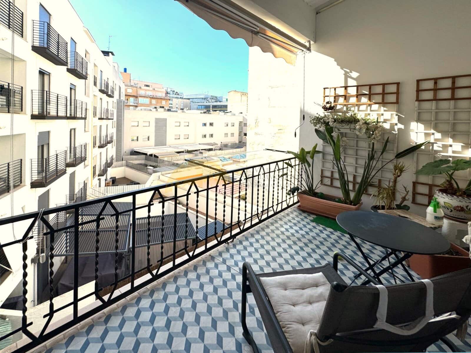 3 bedroom Apartment for sale in Palma de Mallorca - € 650,000 (Ref: 9401577)