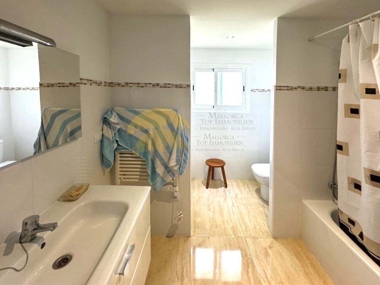 4 sovrum Villa till salu i Santa Ponsa med garage - 1 300 000 € (Ref: 9401580)