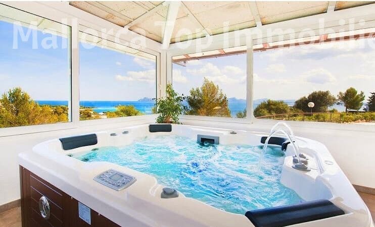 6 Zimmer Hotel zu verkaufen in Alcudia mit Pool - 5.250.000 € (Ref: 9401590)