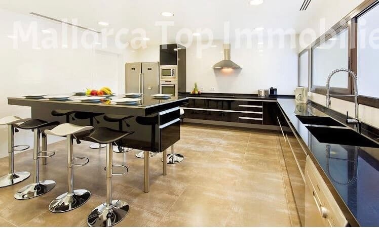 6 Zimmer Hotel zu verkaufen in Alcudia mit Pool - 5.250.000 € (Ref: 9401590)