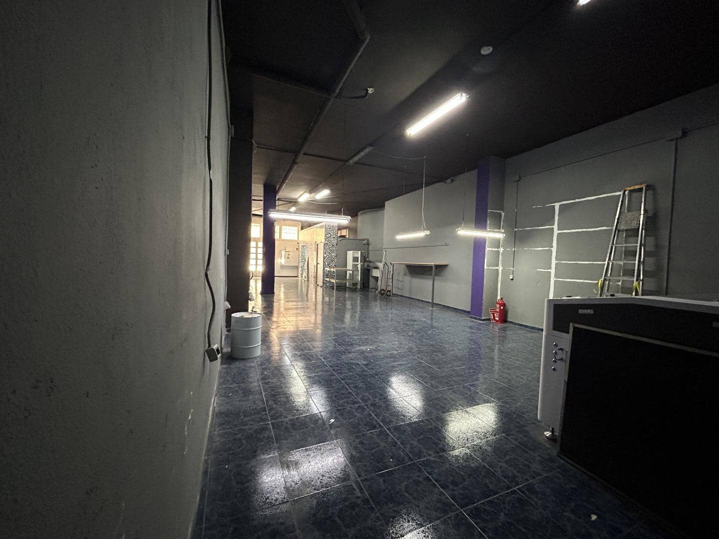 Commercial for sale in Torrent - € 120,000 (Ref: 8431212)