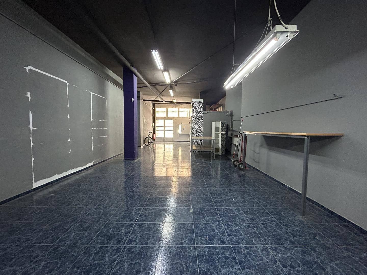 Commercial for sale in Torrent - € 120,000 (Ref: 8431212)